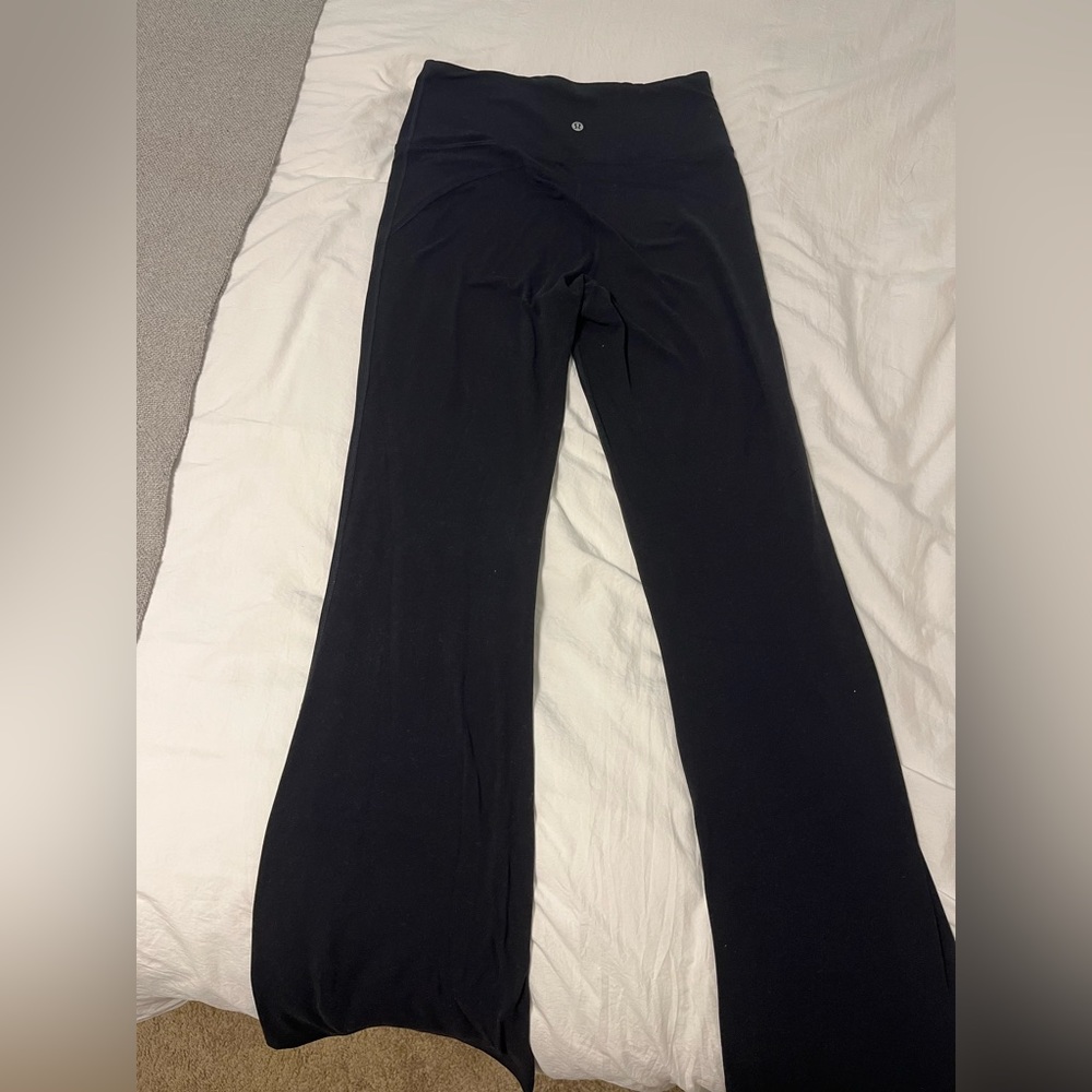 Lululemon Groove High-rise flared pants